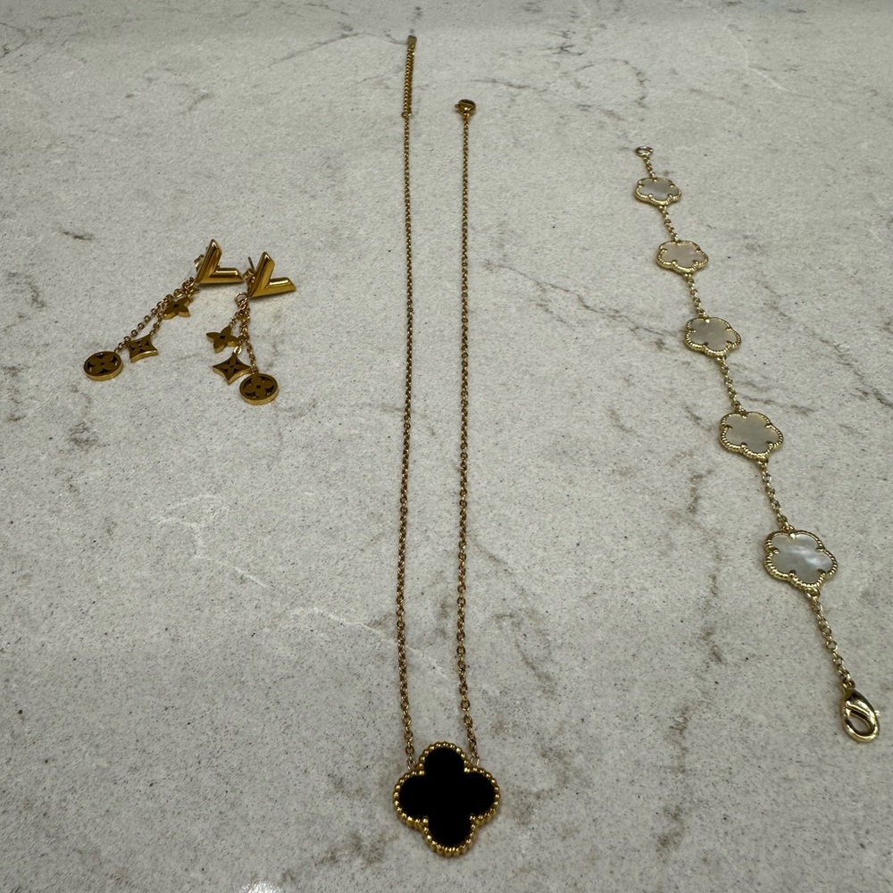 Elegant Gold and Black Jewelry Set